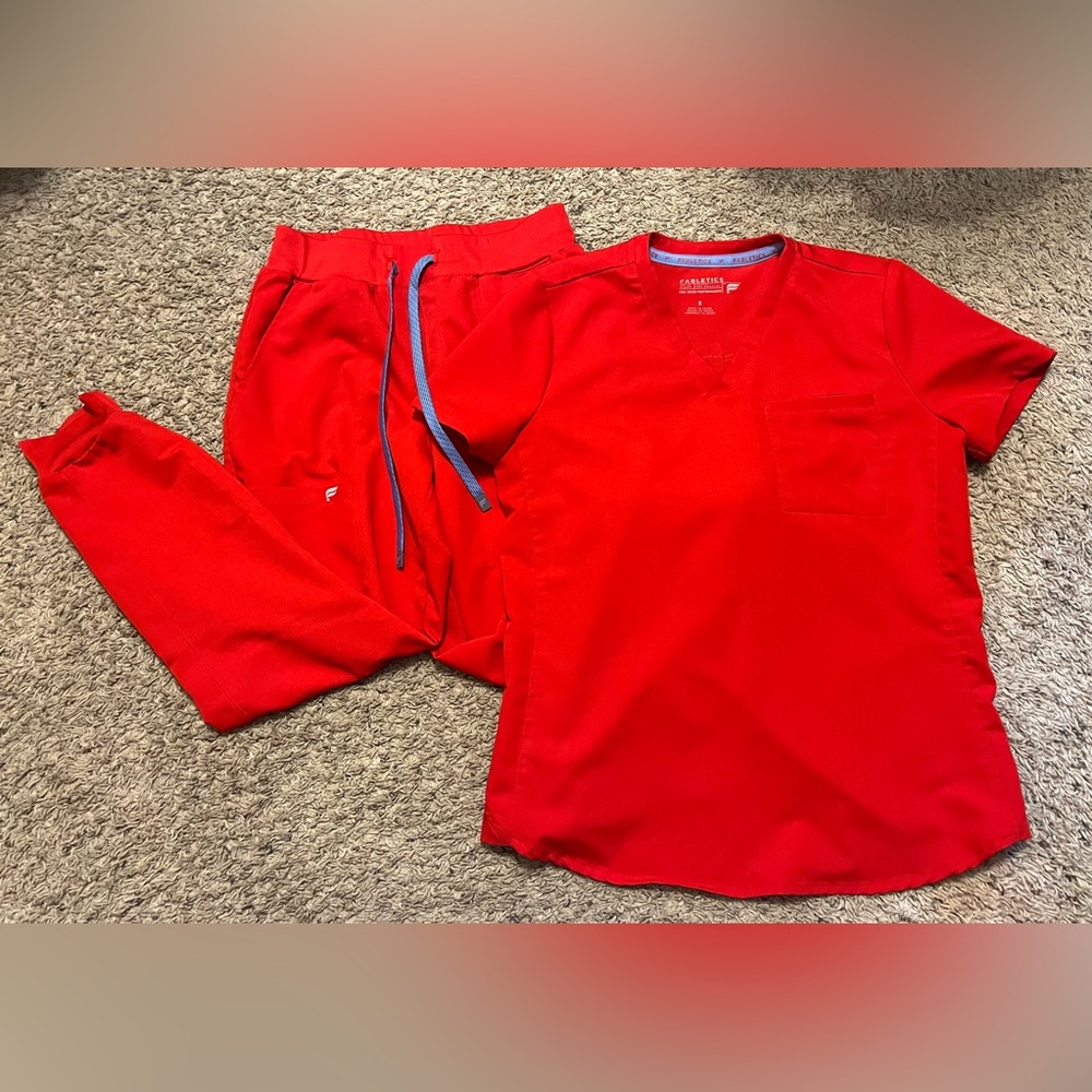 Fabletics red size small scrub set